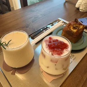 크레파스카페 사진