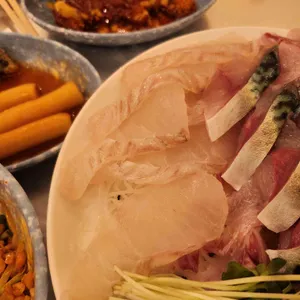 푸른회전문 사진