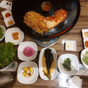 솥뚜껑 삼겹살 사진 2