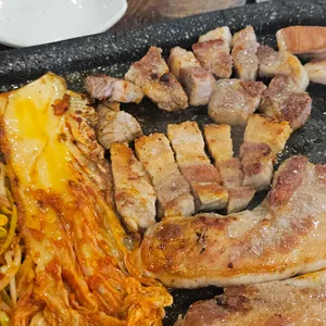 고향집 김치삼겹살 사진