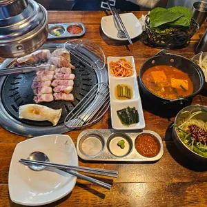 신천돼지 사진