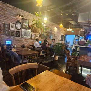 비스듬히 리뷰 사진