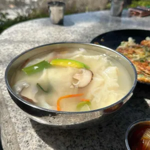흥륜사쉼터 사진