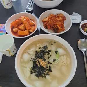 고향의맛 손칼국수 감자옹심이 사진