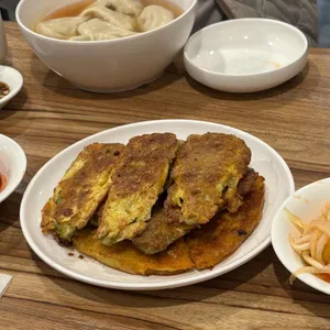뉴만두집 사진