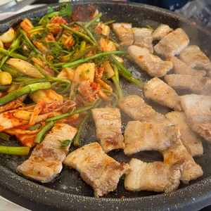 갈대지붕 미나리삼겹살 사진