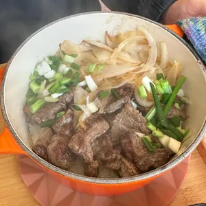 아라 솥덮밥 사진