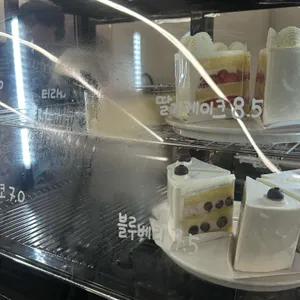 글러트니커피 리뷰 사진