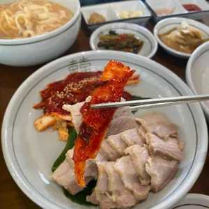 고향보쌈칼국수 사진