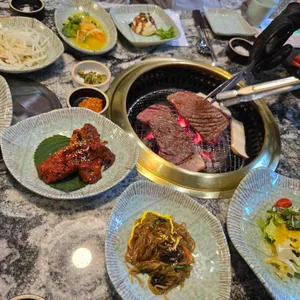 석우헌 사진