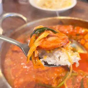부대찌개대사관 사진