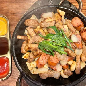 부대찌개대사관 사진