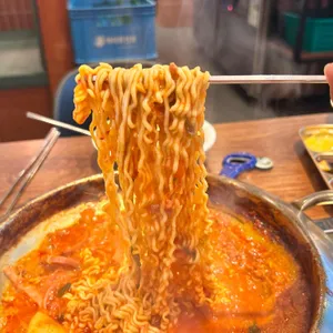 부대찌개대사관 사진