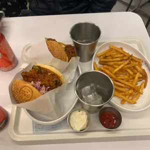 치킨버거클럽 사진