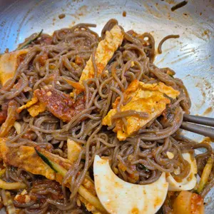메밀고밀면 사진