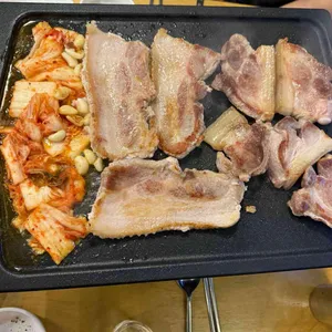 국생돈 사진