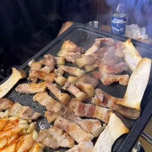 국생돈 사진