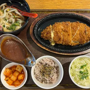 홍익돈까스 사진