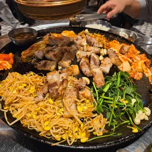 동두천솥뚜껑삼겹살 사진