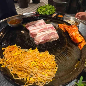 동두천솥뚜껑삼겹살 사진