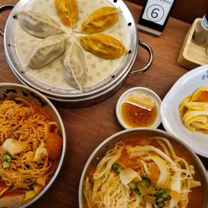 죽여주는동치미국수 사진