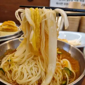 죽여주는동치미국수 사진
