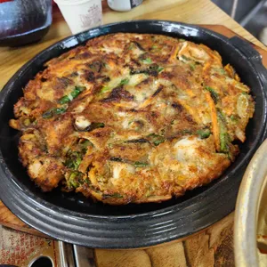 황금 손칼국수 간장게장 사진