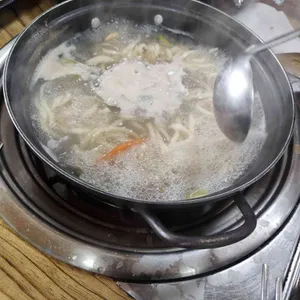 황금 손칼국수 간장게장 사진