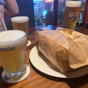 쓰리몽키즈 사진