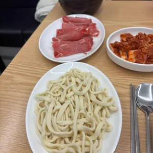 얼큰이샤브손칼국수 사진