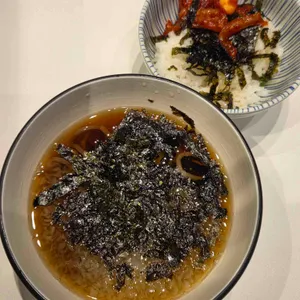 애슐리퀸즈 사진
