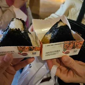강다짐 삼각김밥 사진