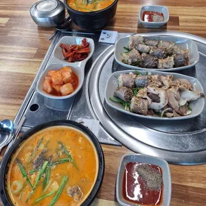 블랙국밥 사진
