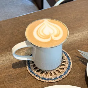 위이 사진