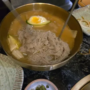 석우헌 사진