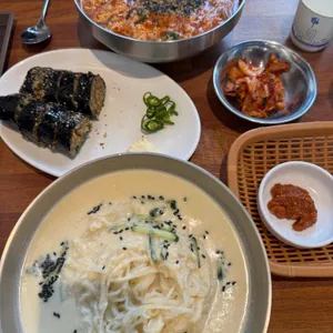 공주얼큰이칼국수 사진