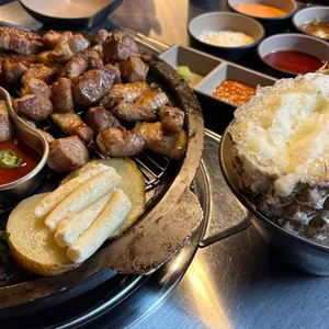 돼봉삼겹살 사진