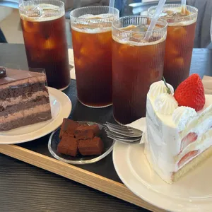 투닷츠 로스터즈 사진