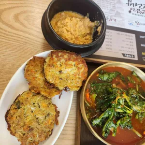 건업리보리밥 사진