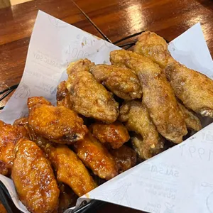 교촌치킨 사진
