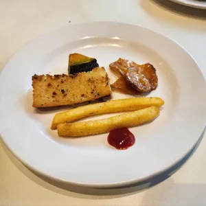 애슐리퀸즈 사진