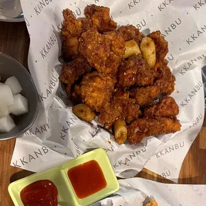 깐부치킨 사진