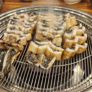 한우랑 장어랑 사진