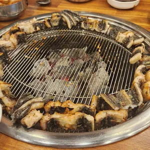 한우랑 장어랑 사진