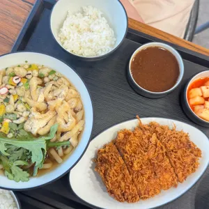 생돈까스랑 냉면 사진