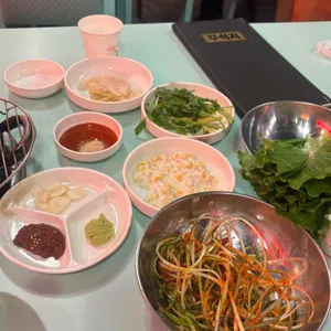 꾸석지돌판한우 사진