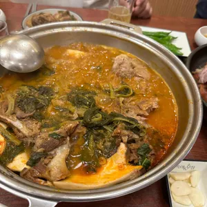 족발야시장&무청감자탕 사진