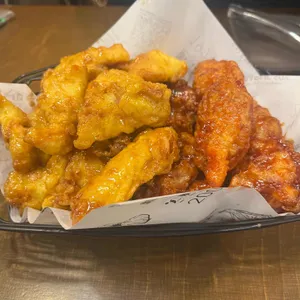 교촌치킨 사진