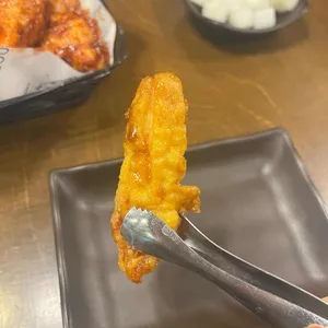 교촌치킨 사진