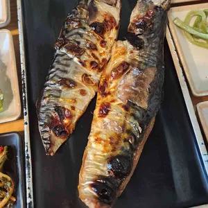 산으로간고등어 사진